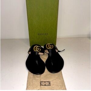 Gucci Leather Thong Sandals With Double G Women's
Size 37